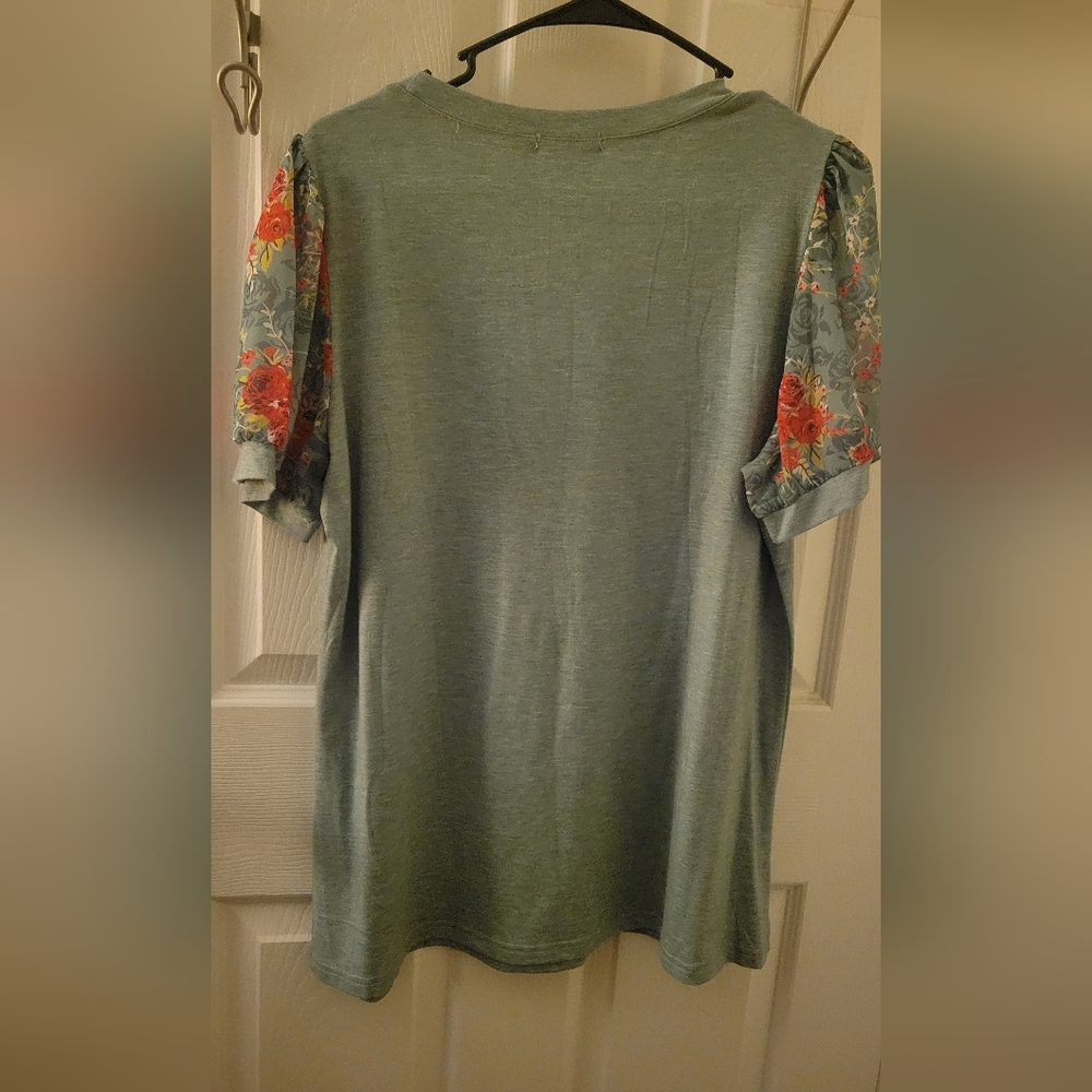 Floral Accent Short Sleeve Top - Picture 2 of 3